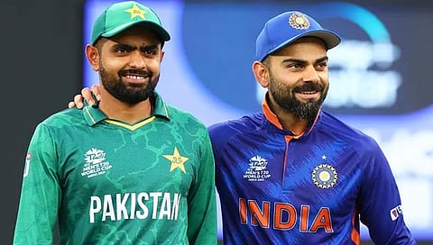 बाबर आझमने असा जागतिक पराक्रम केलाय जो कोहली काय वॉर्नर सुद्धा मोडूच शकत नाही !