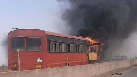 औरंगाबाद : अजिंठा घाटात धावत्या बर्निंग बसचा थरार : ५६ प्रवाशी सुखरूप