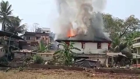 रत्नागिरी : चिपळूण येथे घराला भीषण आग