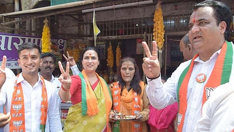 कोल्हापुरातील चित्रा वाघ यांच्या सभेवर दगडफेक; ट्वीट द्वारे घेतला समाचार