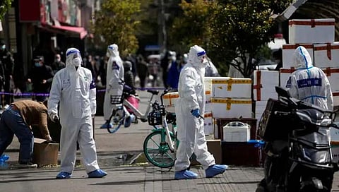 Shanghai Corona : चीनच्या शांघायमध्ये परिस्थिती गंभीर, लॉकडाऊनमध्ये पहिल्या कोरोना मृत्यूची नोंद