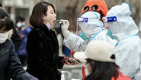 दोन वर्षांत प्रथमच चीनमध्ये तब्बल १३ हजार कोरोना रुग्णांची नोंद ! जगाची डोकेदुखी पुन्हा वाढली