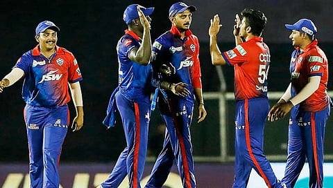 Corona in IPL : आयपीएलमध्ये ‘कोरोना’ची एन्ट्री, ‘दिल्ली कॅपिटल्स’चा सदस्य पॉझिटिव्ह!