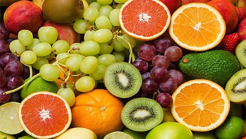 Fruit eat time : फळे खातायं; मग ‘या’ टिप्स तुमच्यासाठी…