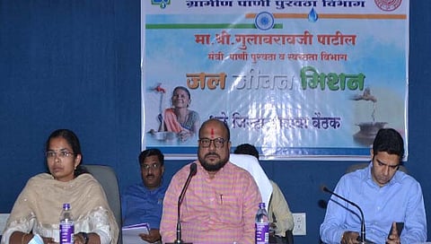 धुळे शहराच्या ‘जलजीवन मिशन’च्या कामांना गती द्या : गुलाबराव पाटील