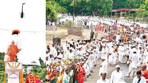 दौलतनगर ः लोकनेते बाळासाहेब देसाई यांच्या पुतळ्यावर हेलिकॉप्टरमधून केली जाणारी पुष्पवृष्टी अन् काढण्यात आलेला भव्य दिंडी सोहळा.