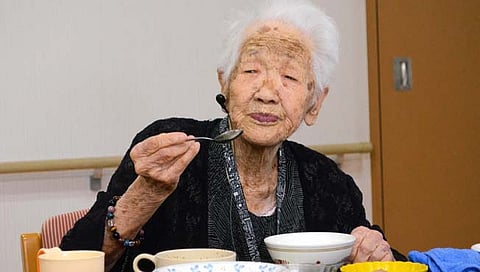 world’s oldest person : जगातील सर्वात वृद्ध महिलेचे निधन; दीर्घायुष्यासाठी ‘अशी’ होती दिनचर्या
