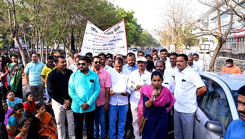 पुणे : ‘सदावर्तेंना बांगड्या भरल्यास ५ लाखांचे बक्षीस’