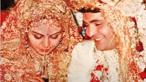 चर्चा रणबीरच्या लग्नाची, पत्रिका व्हायरल ऋषी-नीतूच्या लग्नाची!