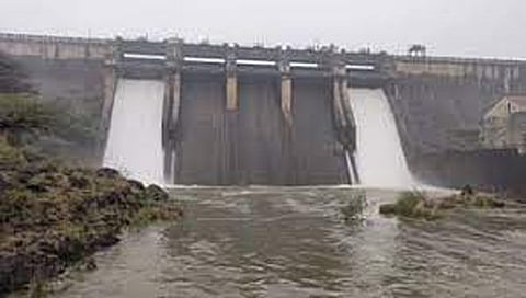 नाशिक, दिंडोरी करंजवण धरणwww.pudhari.news