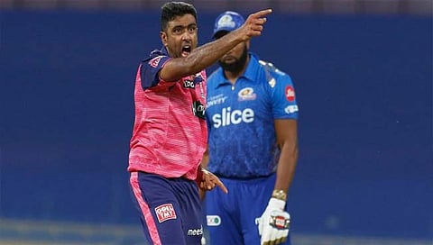 RR vs RCB : रविचंद्रन अश्विननं रचला इतिहास, १५० विकेटसचा टप्पा पार, हरभजन सिंगलाही टाकले मागे