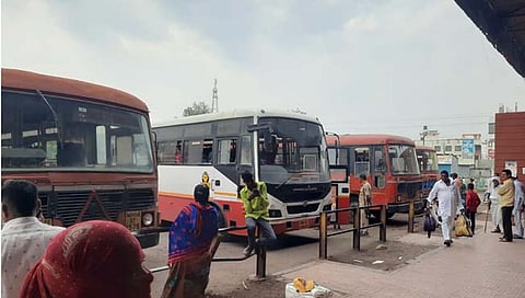 बीड : गेवराई बस स्थानक पुन्हा गजबजले : २८९ कर्मचारी रुजू