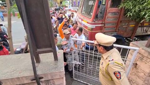 सातारा : मराठा क्रांती मोर्चा पदाधिकाऱ्यांकडून गुणरत्न सदावर्तेंविरोधात घोषणाबाजी