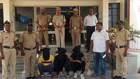 वाशिम : पिस्तुलचा धाक दाखवून लूटमार करणारे तिघे जेरबंद