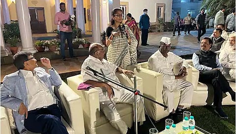 sharad pawar : शरद पवारांच्या स्नेहभोजन कार्यक्रमास सर्वपक्षीय आमदार खासदारांची उपस्थिती