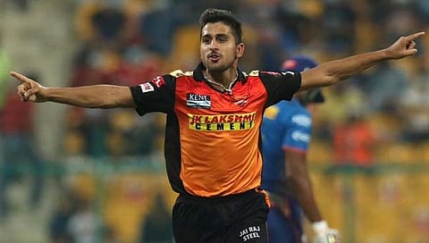 Umran Malik : ‘जम्मू एक्स्प्रेस’ उमरान मलिकच्या भेदक गोलंदाजीची सोशल मीडियावर चर्चा