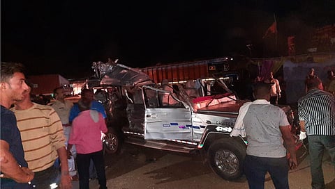 धुळे नजीक मुंबई आग्रा महामार्गावर भीषण अपघात ; 3 जण ठार, 11 गंभीर जखमी