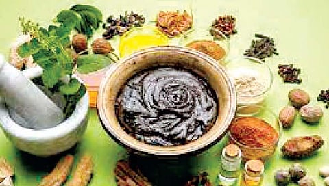 स्वावलंबी भारताची आयुष मोहीम