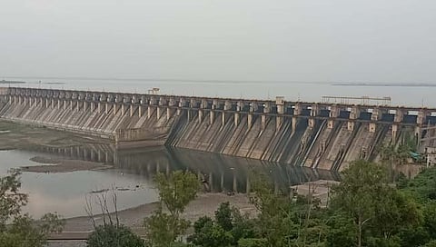 सोलापूर : वरदायनी उजनी धरणाने गाठला तळ