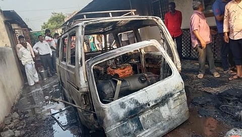 पुणे : ओमनी गाडीमध्ये एलपीजी गॅस भरताना सिलिंडरचा स्फोट