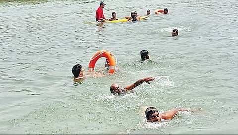 चिपळूणचे जलतरणपटू पुरात धावणार मदतीला