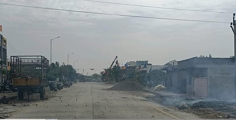 जालन्यात शिवाजी महाराजांचा पुतळा काढण्यावरुन दोन गटांत दगडफेक