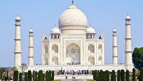 ताजमहालातील ‘त्या’ २० खाेल्यांचे दरवाजे बंदच राहणार : उच्च न्यायालयाने याचिका फेटाळली