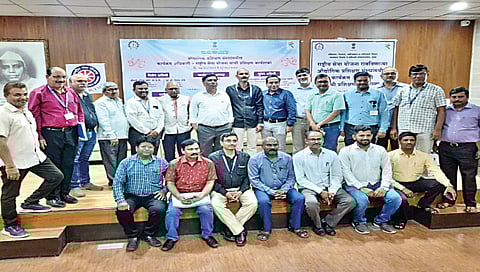 नाशिक : कार्यशाळेत सहभागी झालेले एनएसएसचे अधिकारी.