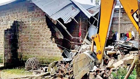 पुरावे नष्ट करण्यासाठी पोलिस ठाणेच जाळले!