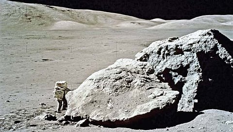 वेध चंद्रावरल्या शेतीचे!