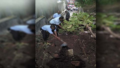 पुणे : टेकडीलगतची भिंत कोसळून एक जण जखमी