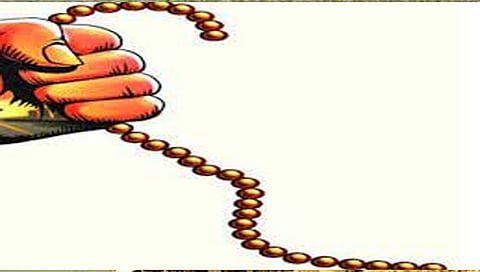 नाशिक : प्रवाशी महिलेच्या गळ्यातील तीन तोळ्यांचे दागिने लंपास