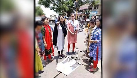 उस्मानाबाद : चंद्रकांत पाटील यांच्याविरोधात राष्ट्रवादीचे आंदोलन