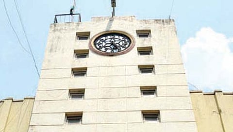 ‘कोकण केअर’चा ठेका रद्द करा; गुन्हा दाखल करा