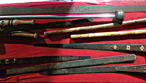 राजा-राणी तलवारी www.pudhari.news