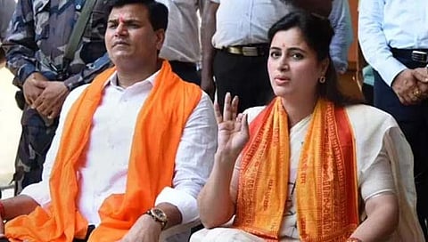 नवनीत आणि रवी राणा | आक्षेपार्ह वक्तव्ये, पण राजद्रोह नाही : मुंबई कोर्ट