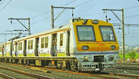 मुंबई : रेल्वे तिकीटाचे गेलेले पैसे परत मिळविणे पडले महागात, दोन लाखांना गंडा