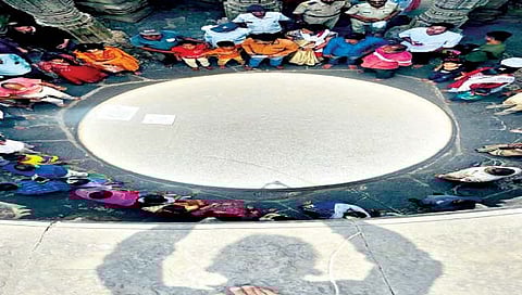 खिद्रापुरात भाविकांना ‘शून्य सावली’चा अनुभव