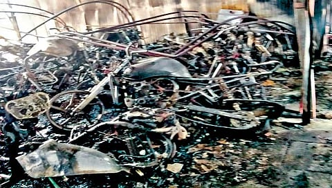 शॉर्टसर्किट www.pudharinews.