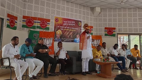 मग आता पवार कोणाची अवलाद?, टीका करताना सदाभाऊंची जीभ घसरली