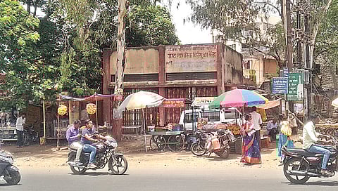 सातपूर : अशोकनगर येथील ज्येष्ठ नागरिक विरंगुळा केंद्र. (छाया : सागर आनप)