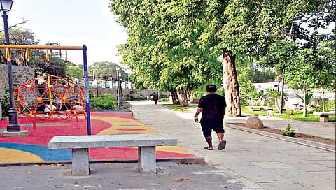 सिद्धेश्वर तलावाभोवतीच्या स्वच्छतेकडे दुर्लक्ष