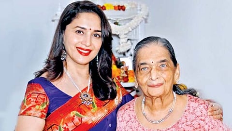 Mother’s Day 2022 : आई होती म्हणूनी…