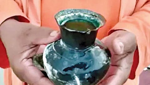 आश्रमात सापडले दीडशे वर्षांपूर्वीचे तूप