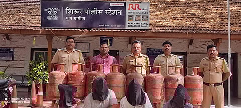 शिरूरमध्ये घरगुती गॅस सिलिंडरचा काळाबाजार; अवैधरीत्या गॅसची चाेरी करून विकणारी टोळी जेरबंद