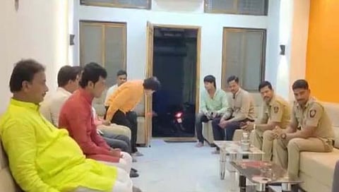 सोलापूर : मनसे पदाधिकाऱ्यांना पाेलिसांच्या नोटिसा