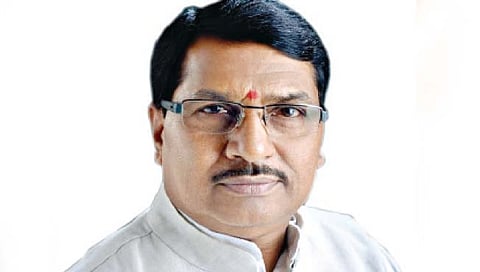 सातारा : एम. आर. देशमुखला अटक