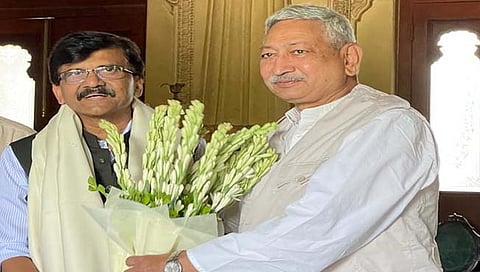 कोल्हापूर : शाहू महाराजांना कोण चुकीची माहिती देणार? खा. राऊतांची फडणवीसांवर टीका