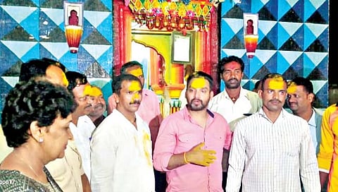 कोल्हापूर : रूकडीत भंडारा उचलून धनगर समाजाने घेतली एकोप्याची शपथ