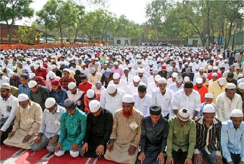 Pimpri: Collective recitation of Namaz at Idgah Maidan
